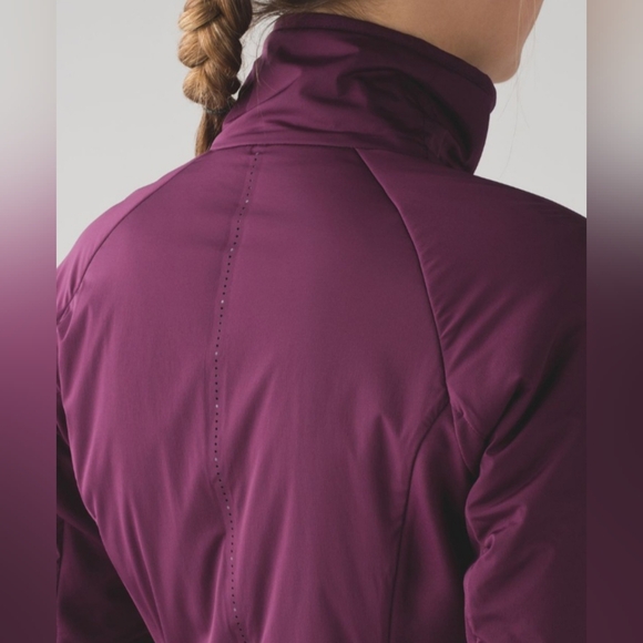Lululemon Run For Cold Jacket Primaloft Reflective Plum Size 6 Pre-owned - Picture 5 of 13